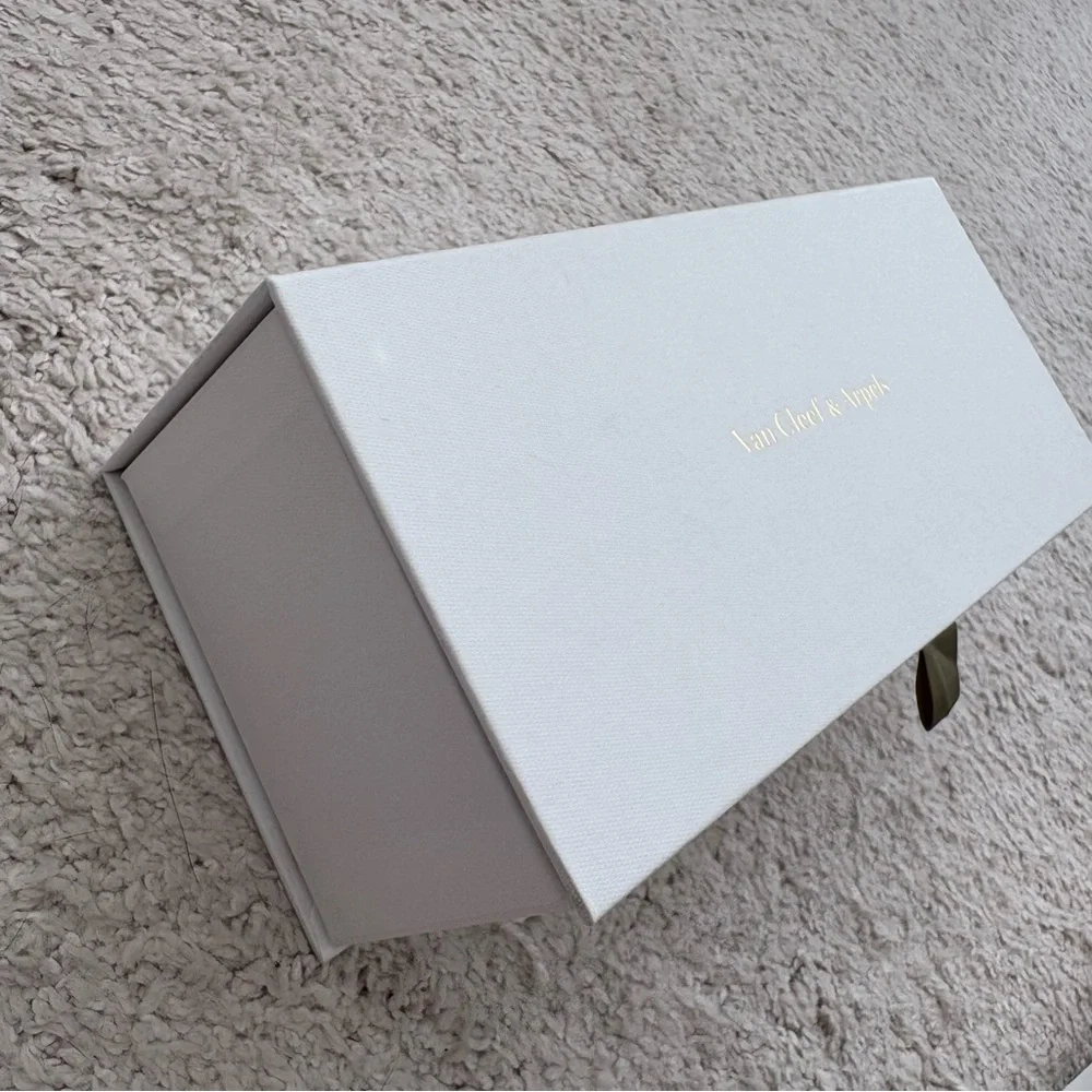 Van Cleef & Arpels Votive Candle Set - Pink, Green, Cream - Picture 8 of 12